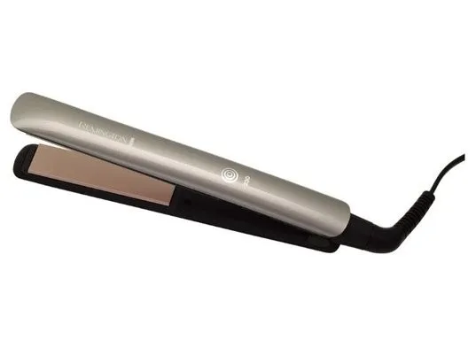 Lisseur Remington Keratin Therapy sur fond blanc