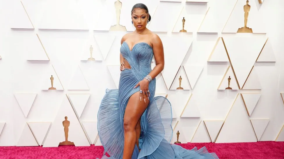 Gaurav a également conçu un look tapis rouge pour Megan Thee Stallion aux Oscars 2022