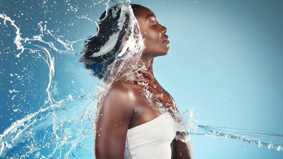 Pourquoi l'hydratation est-elle essentielle à la santé de la peau et du visage ?