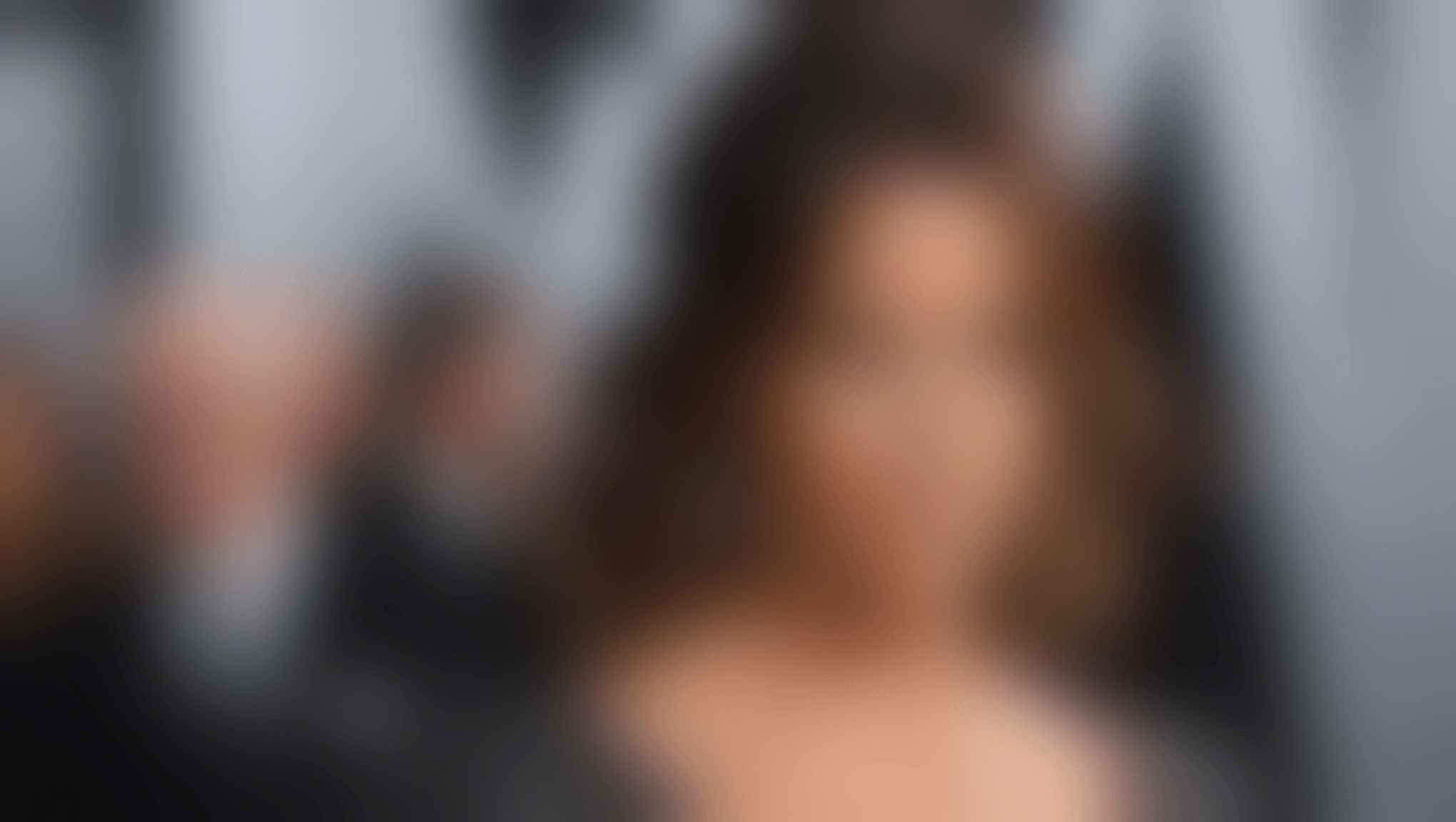 kate beckinsale rend hommage à son défunt père lors du 45e anniversaire de sa mort à l'âge de 31 ans : 'tu me manques tellement'. découvrez le poignant hommage de la célèbre actrice à son père disparu.