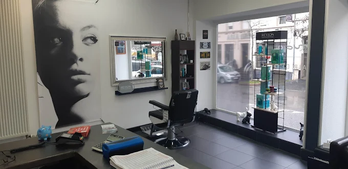 Vue du salon Studio 128 - photo Google Business Profile