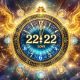 Illustration de l’heure miroir 22h22 avec une atmosphère spirituelle et céleste.