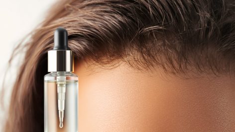 découvrez un sérum innovant contre la chute de cheveux : freinez la perte capillaire et observez des résultats visibles grâce à une formule efficace et testée.