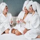 Comment organiser une soirée pyjama filles Comment organiser une soirée pyjama ? Soirée pyjama réservée aux femmes avec champagne