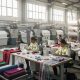 Découvrez notre entreprise spécialisée dans la fabrication de vêtements, avec un atelier et une usine textile alliant savoir-faire artisanal et production industrielle de qualité.