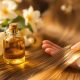 découvrez les bienfaits de l'huile de camélia pour vos cheveux : nutrition, brillance et protection naturelles pour une chevelure éclatante et en pleine santé.