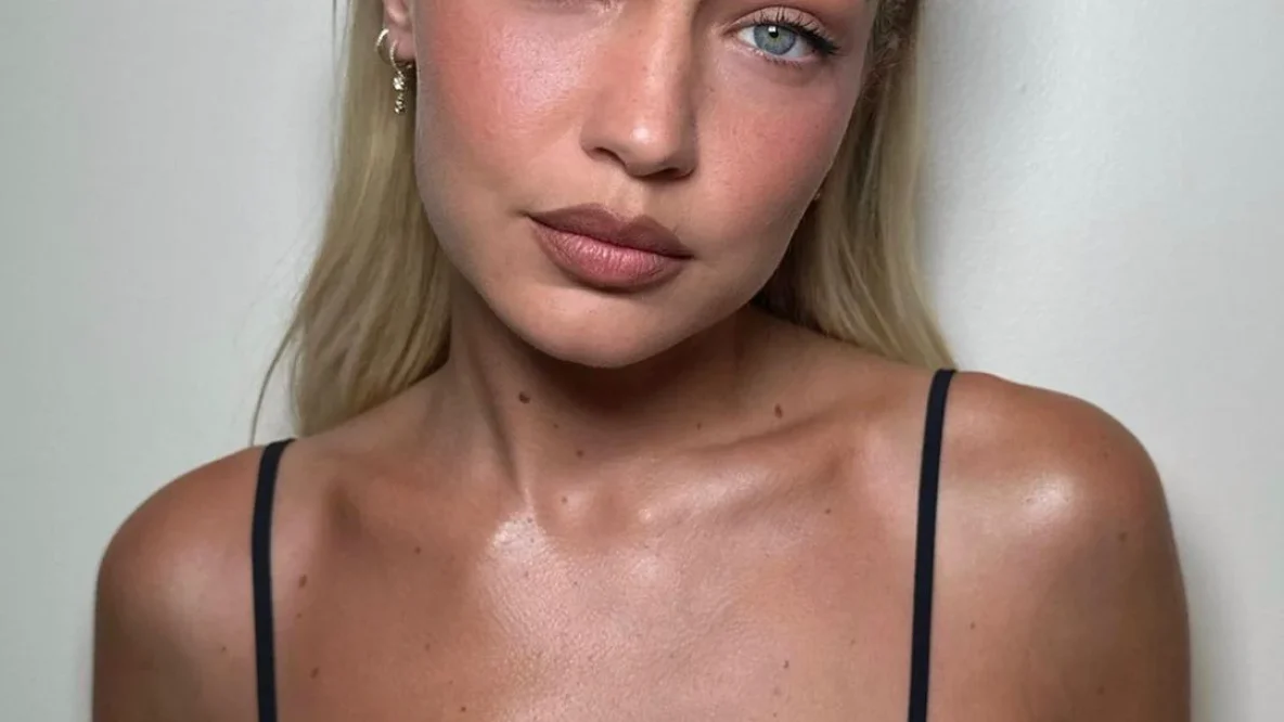Maquillage de l'été 2023 : Le Maquillage à l'Heure Dorée.