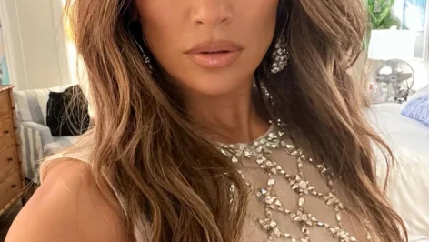brushing après 50 ans - photo de jennifer lopez