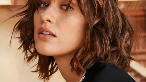 Sublimez Votre Beauté : Coiffures Courtes pour Cheveux Ondulés
