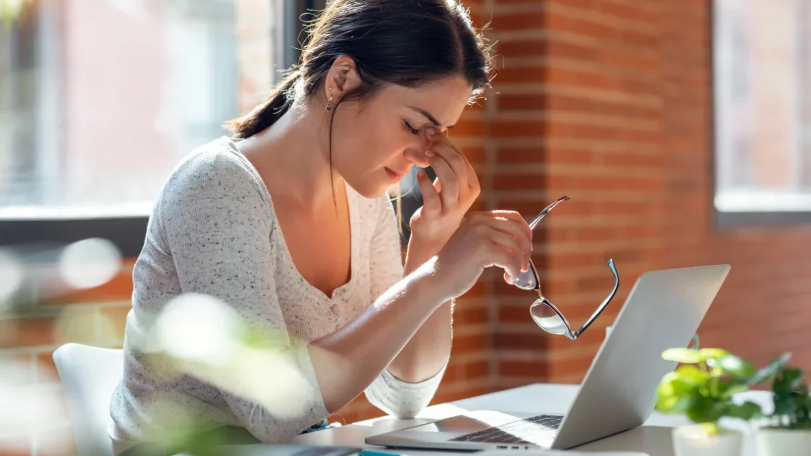 Comprendre la fatigue chronique : causes, symptômes et traitements | Addict Beauté
