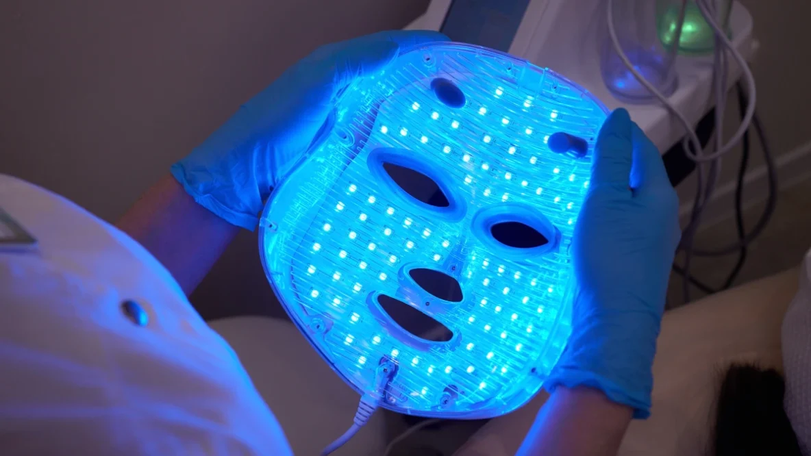 Masque led pour visage en institut