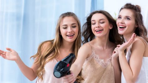 Pourquoi choisir un sèche-cheveux silencieux ?