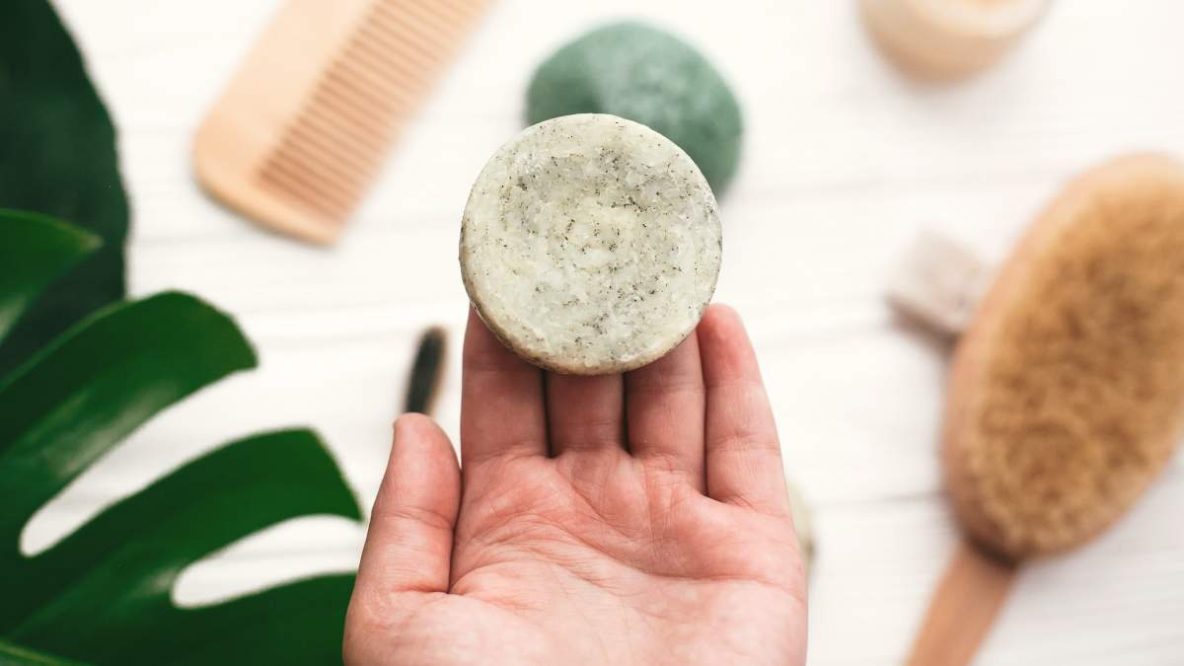 Shampoing solide naturel pour cheveux bouclés avec huiles végétales bio
