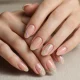 Tendances ongles 2026, manucure nude et minimaliste